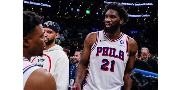 Joel Embiid kerskui jälleen omalla vahvuudellaan